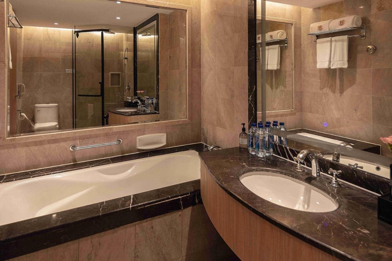 Wuhan Hongguang Hotel Exterior foto